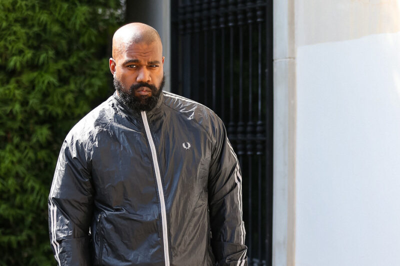 Kanye West expone misteriosos mensajes sobre su funeral