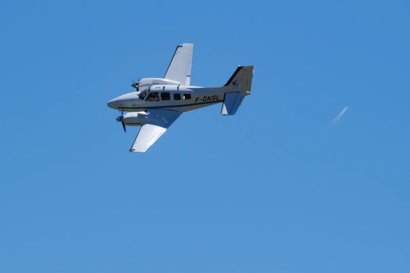 En Alaska dos muertos y un herido en accidente de avioneta