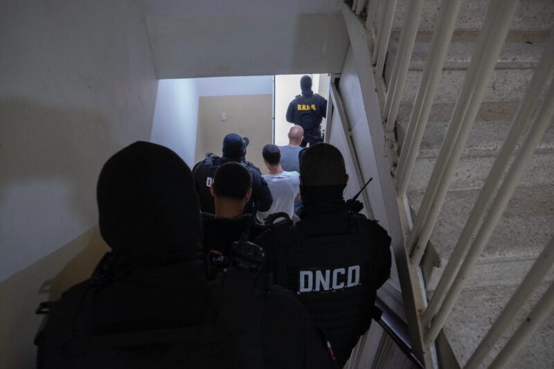 Extraditan tres dominicanos a Estados Unidos acusados de asesinato, tráfico de heroína y fentanilo