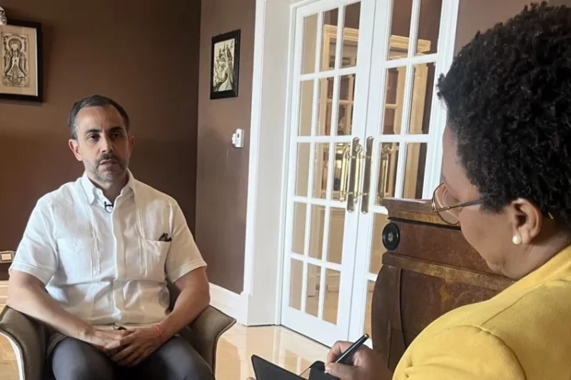 Antonio Espaillat dice que no es el dueño que es el gerente del jet set