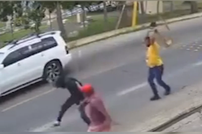Un Hombre resulta gravemente herido al recibir sillazo durante discusión en Moca