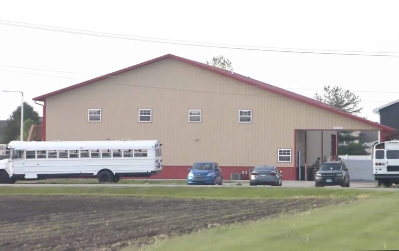 Vehículo atraviesa edificio y deja cuatro niños muertos en Illinois