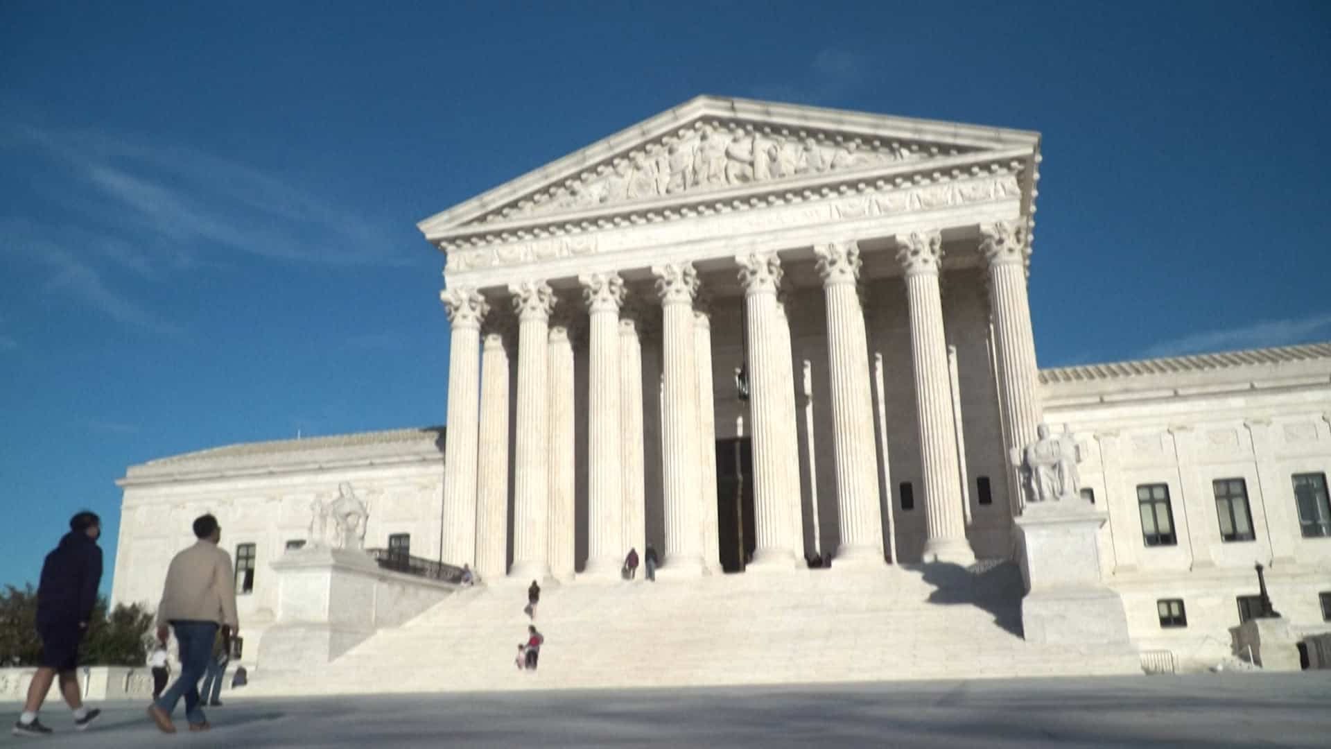 Corte Suprema de EEUU ordena “facilitar” regreso de salvadoreño expulsado por error Corte Suprema de EEUU ordena “facilitar” regreso de salvadoreño expulsado por error