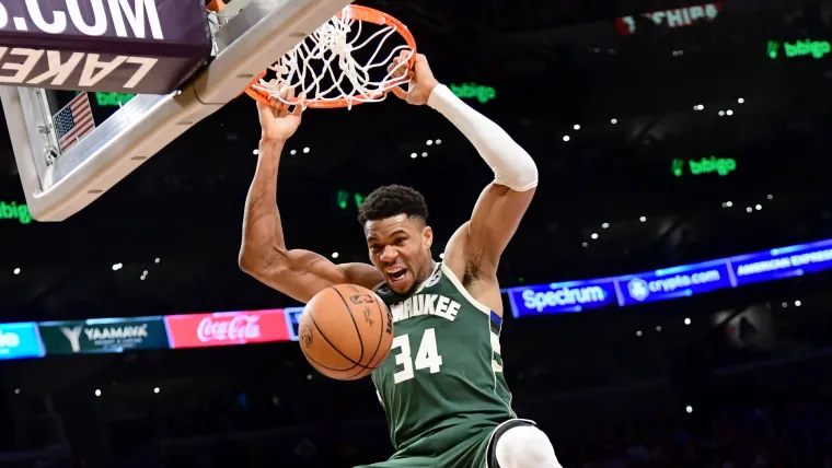 Giannis, de MVP y campeón a ver la puerta de salida de los Bucks