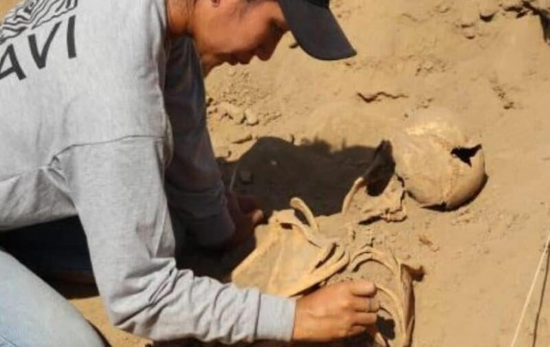 Descubren restos de un templo milenario y un sacrificio humano en Perú