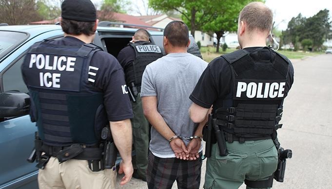 ICE detiene en NY 206 inmigrantes, activistas piden auxilio autoridades