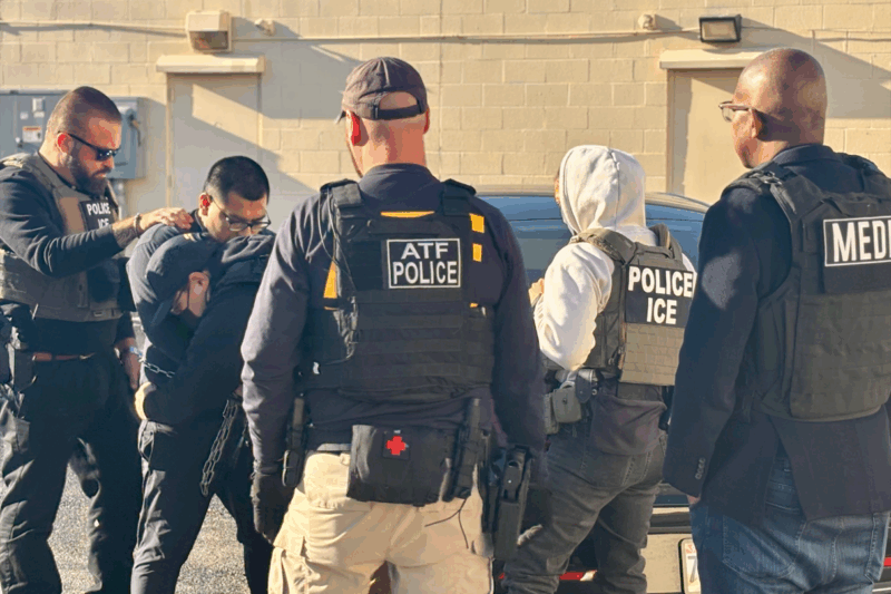 El ICE detuvo con violencia a inmigrante tras salir de la iglesia