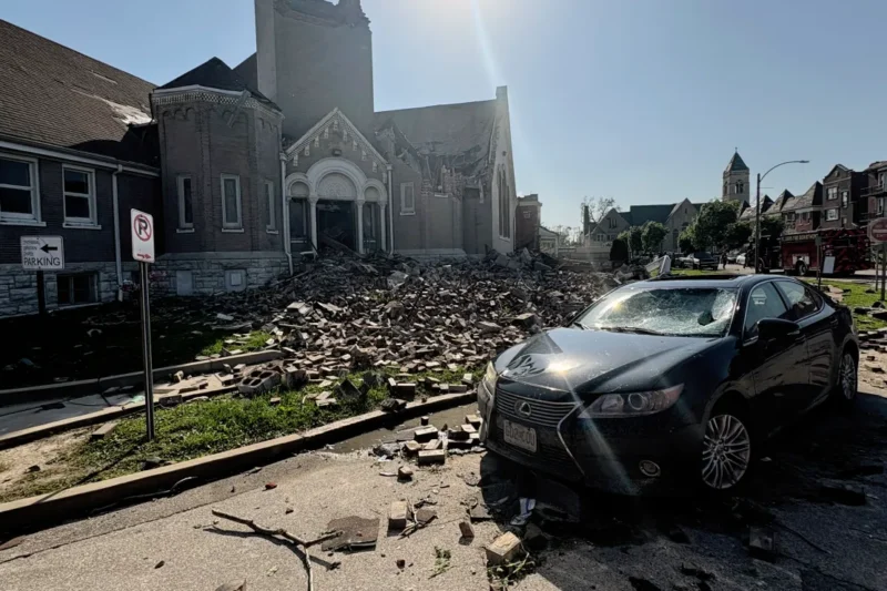 Los Tornados dejan al menos 21 muertos en el centro de Estados Unidos
