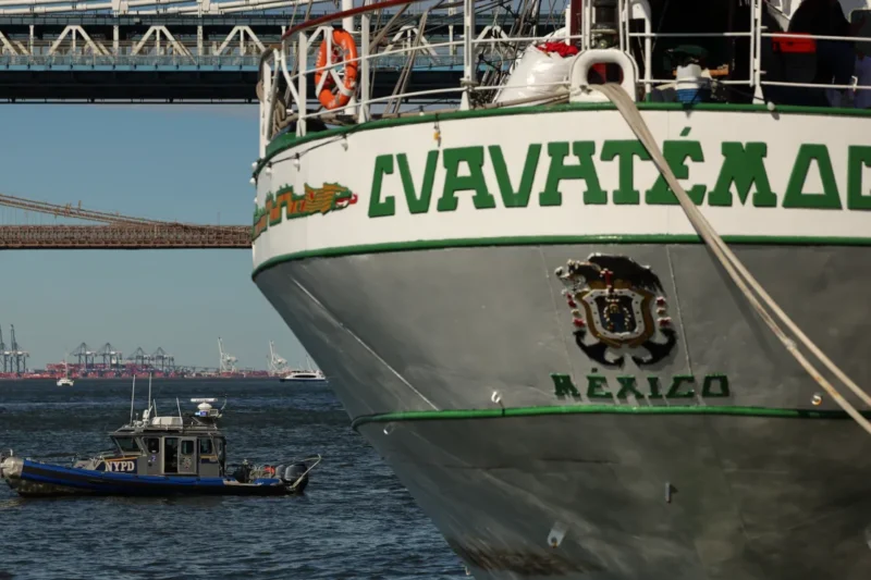 Un Buque escuela de México que chocó contra Puente de Brooklyn en entrenamiento de cadetes