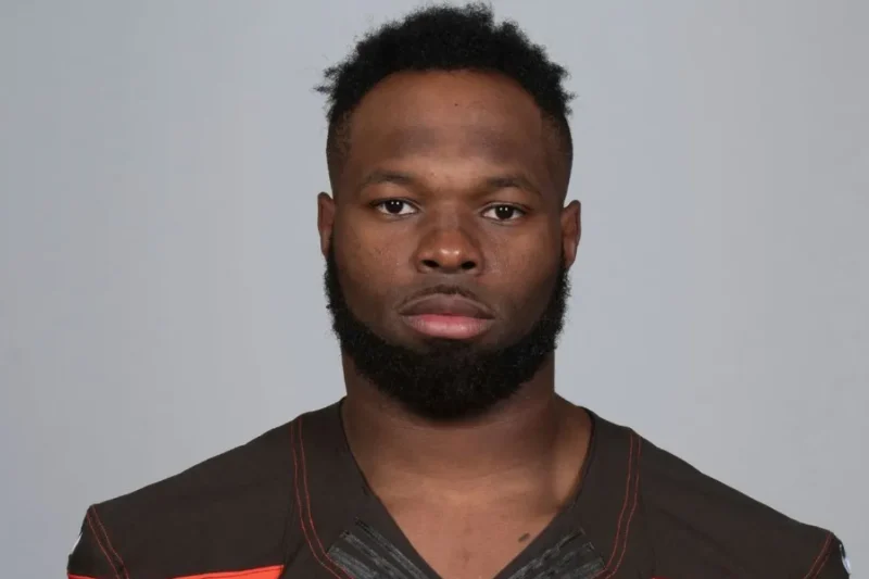 Arrestan por supuesto abuso infantil al exjugador de la NFL