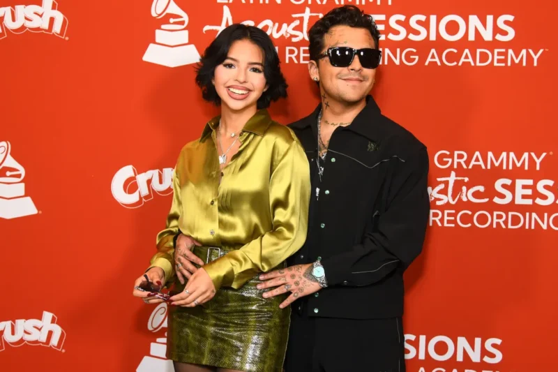 Christian Nodal y Ángela Aguilar vivieron romántico momento en un salón de belleza