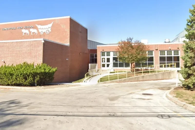 Maestra acusada de tener relaciones con estudiante en casa de sus padres en Pensilvania