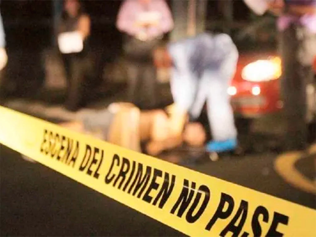 Al menos ocho muertos y 21 heridos en un accidente de autobús en Ecuador Al menos ocho muertos y 21 heridos en un accidente de autobús en Ecuador