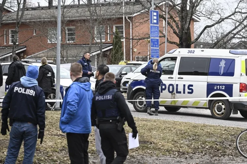 En Berlín al menos tres alumnos heridos en una escuela finlandesa por un compañero