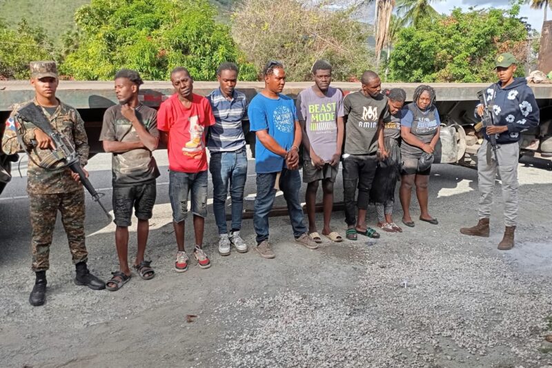 Detienen patana con siete haitianos ilegales en San Juan