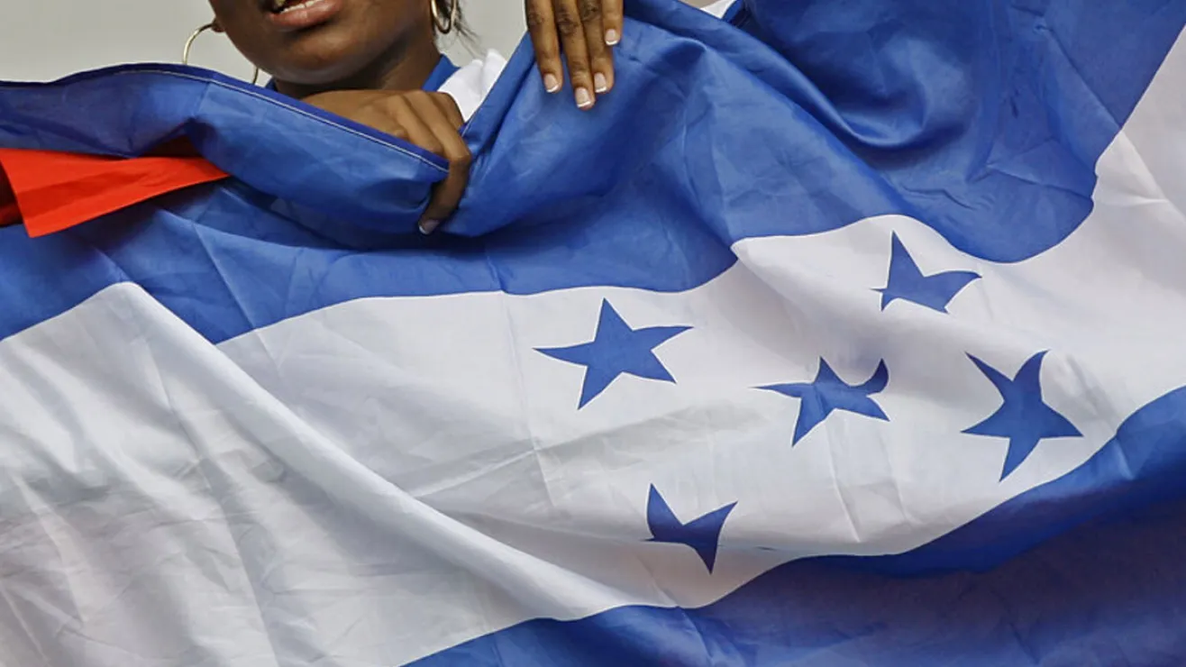 Inmigrante hondureña enfrenta multa de más de $1.8 millones de dólares por negarse a irse de EE.UU. Inmigrante hondureña enfrenta multa de más de $1.8 millones de dólares por negarse a irse de EE.UU.