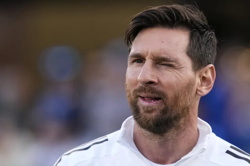 Lionel Messi responde con sonrisa incómoda sobre su renovación con Inter Miami