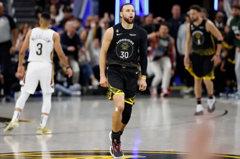 Curry perderá al menos una semana por lesión en los isquiotibiales