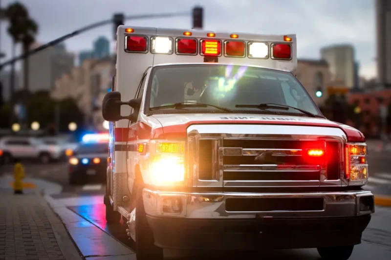 Un niño sobrevive de milagro tras caer desde un piso 15 en Maryland