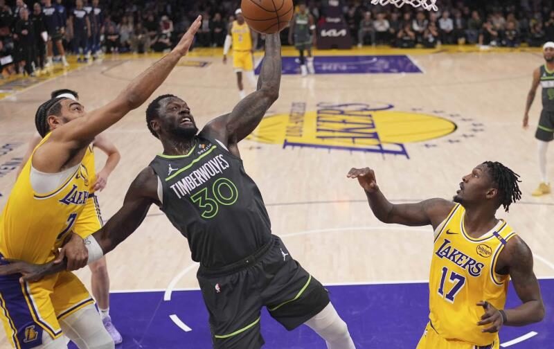 Lakers de LeBron y Doncic son eliminados a la primera en playoffs de NBA