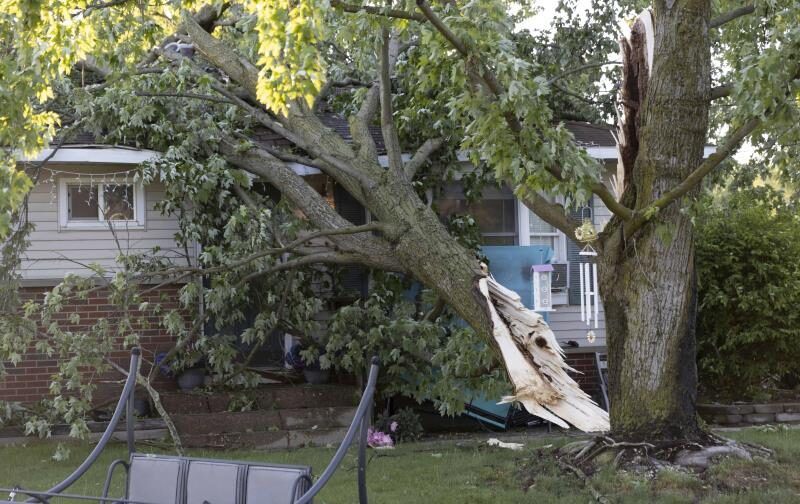 Tormentas dejan cuatro muertos y graves daños en San Luis, Missouri
