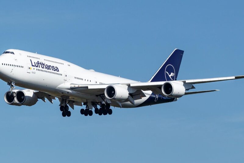 Un avión voló durante diez minutos sin pilotos: el capitán se desmayó en la cabina