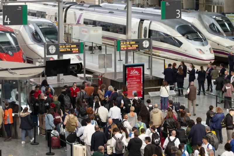 Un Robo de cables en España deja 11,000 viajeros sin tren durante horas