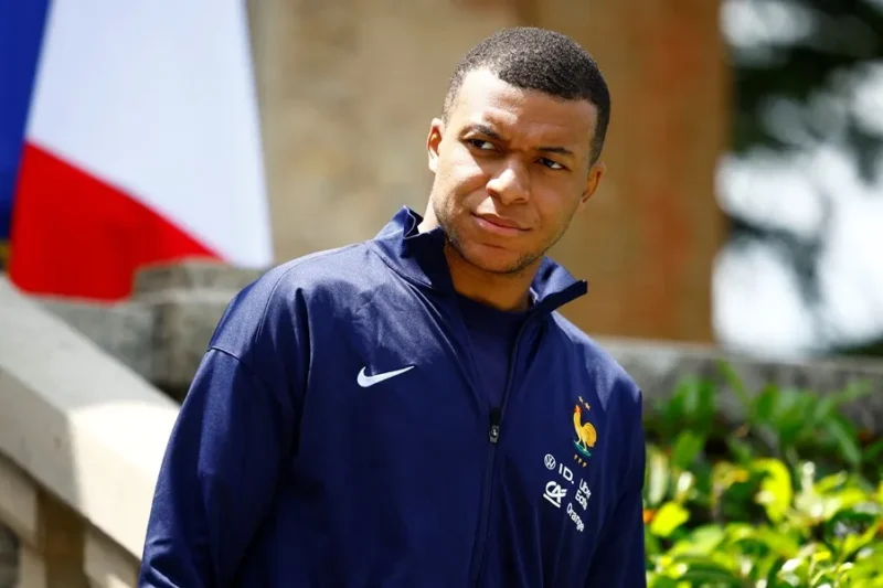 El PSG pide anulación del embargo sus cuentas y reclama 98 millones a Mbappé