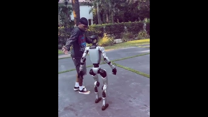 Ozuna primer artista latino en comprar un Robot