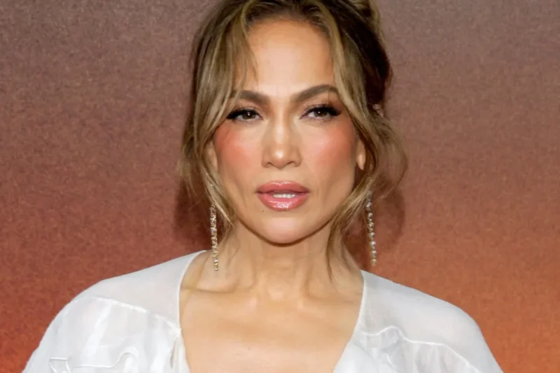 Paparazzi demanda a la actriz Jennifer Lopez por publicar fotos de ella misma sin su autorización