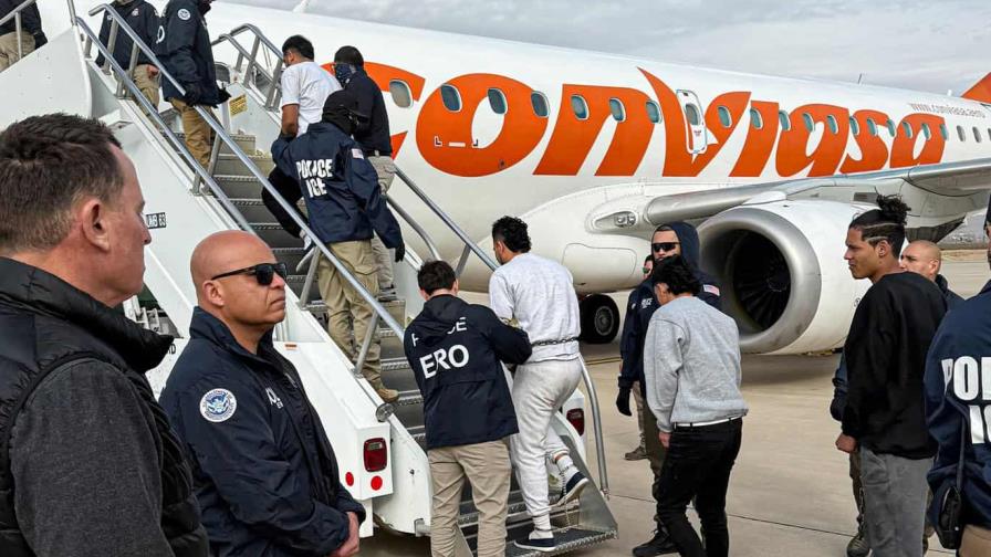 Retornan a Venezuela 174 migrantes en un avión estadounidense deportados desde Texas Retornan a Venezuela 174 migrantes en un avión estadounidense deportados desde Texas