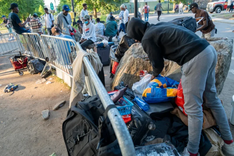 Nueva York cerrará centro de ayuda para los inmigrantes por falta de dinero