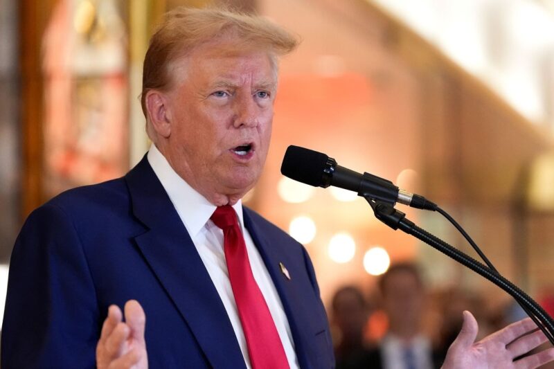 Trump subraya frustración con los jueces por detener su política de deportaciones