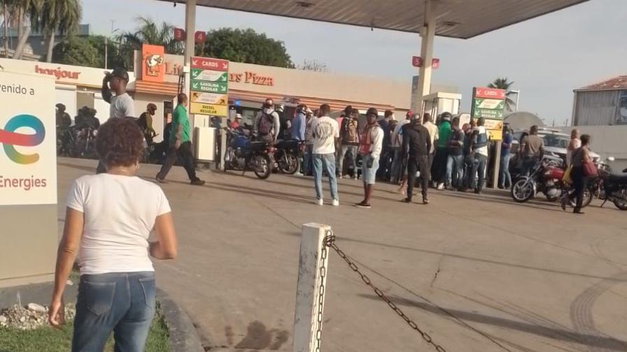 Conflicto por turno en gasolinera de Villa Mella termina con dos fallecidos Conflicto por turno en gasolinera de Villa Mella termina con dos fallecidos