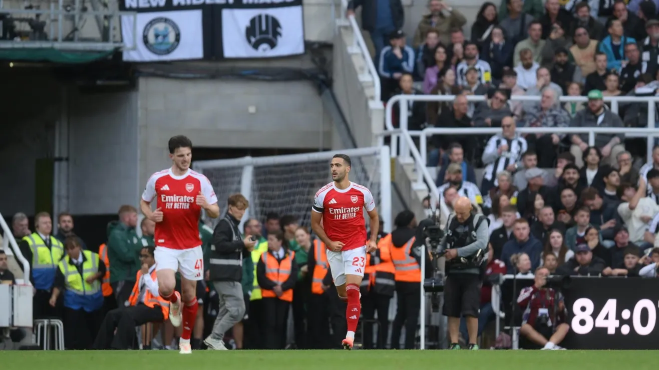 Arsenal se impone al Newcastle y acorta distancia con el líder Liverpool