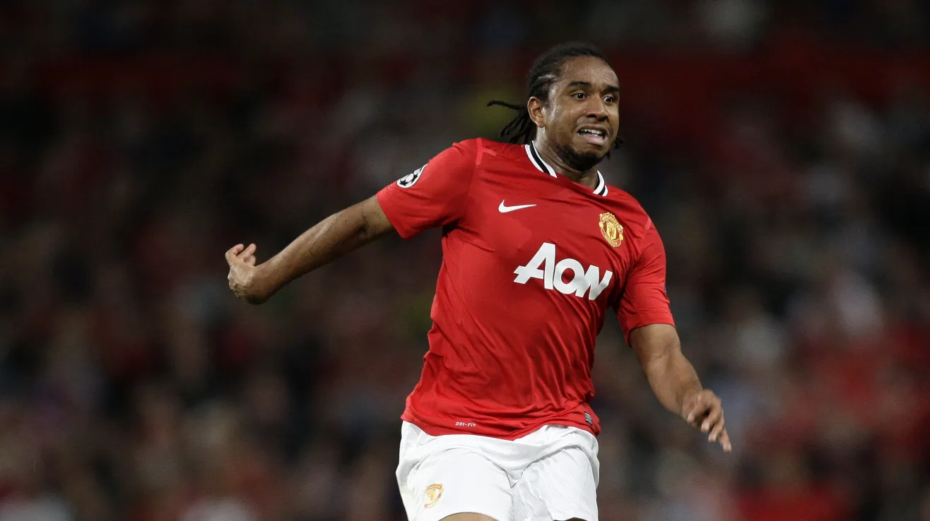 Dictan orden de arresto contra Anderson, exjugador del Manchester United, por deuda de $193,000 en manutención