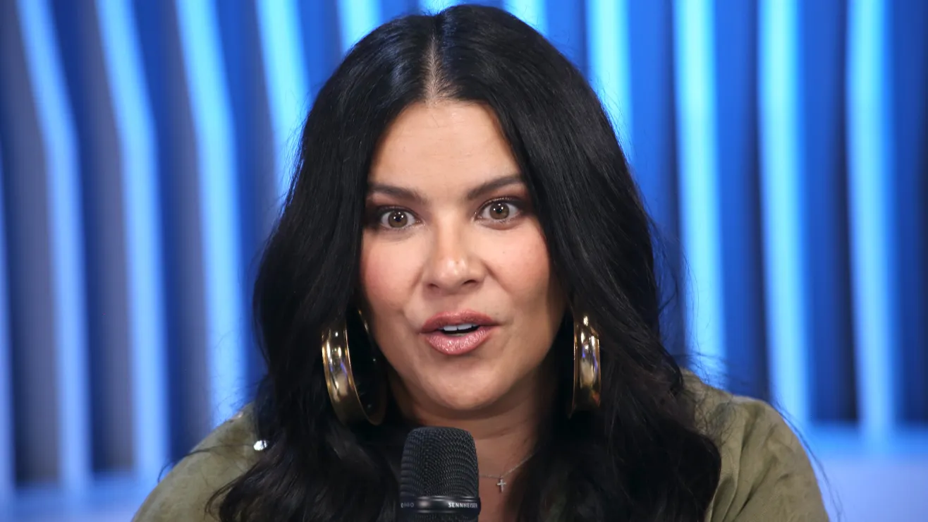 Litzy explica los motivos que la llevaron a posponer su boda prevista para octubre