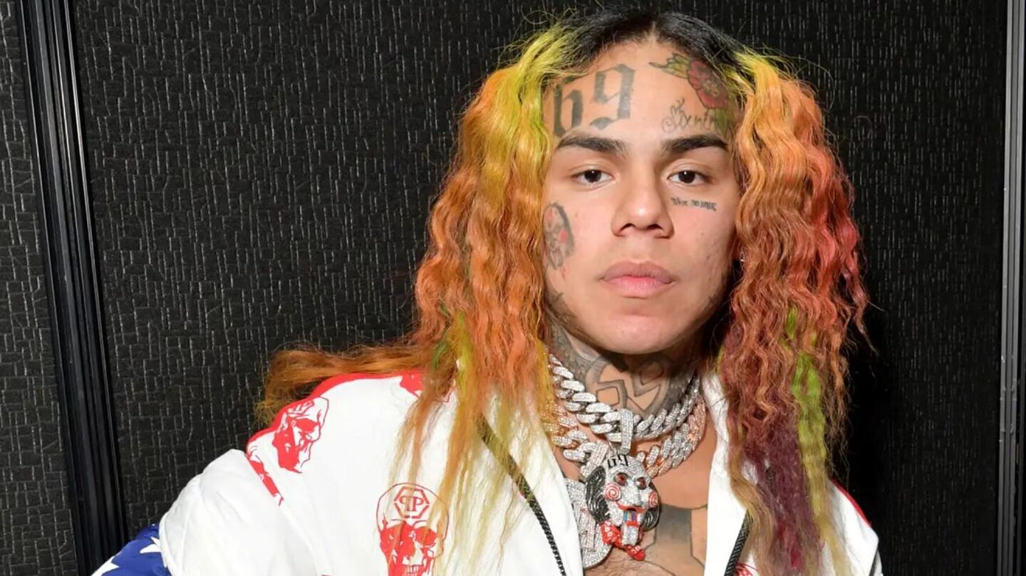 Tekashi admite haber agredido a un hombre que lo acusó de delatar a otros