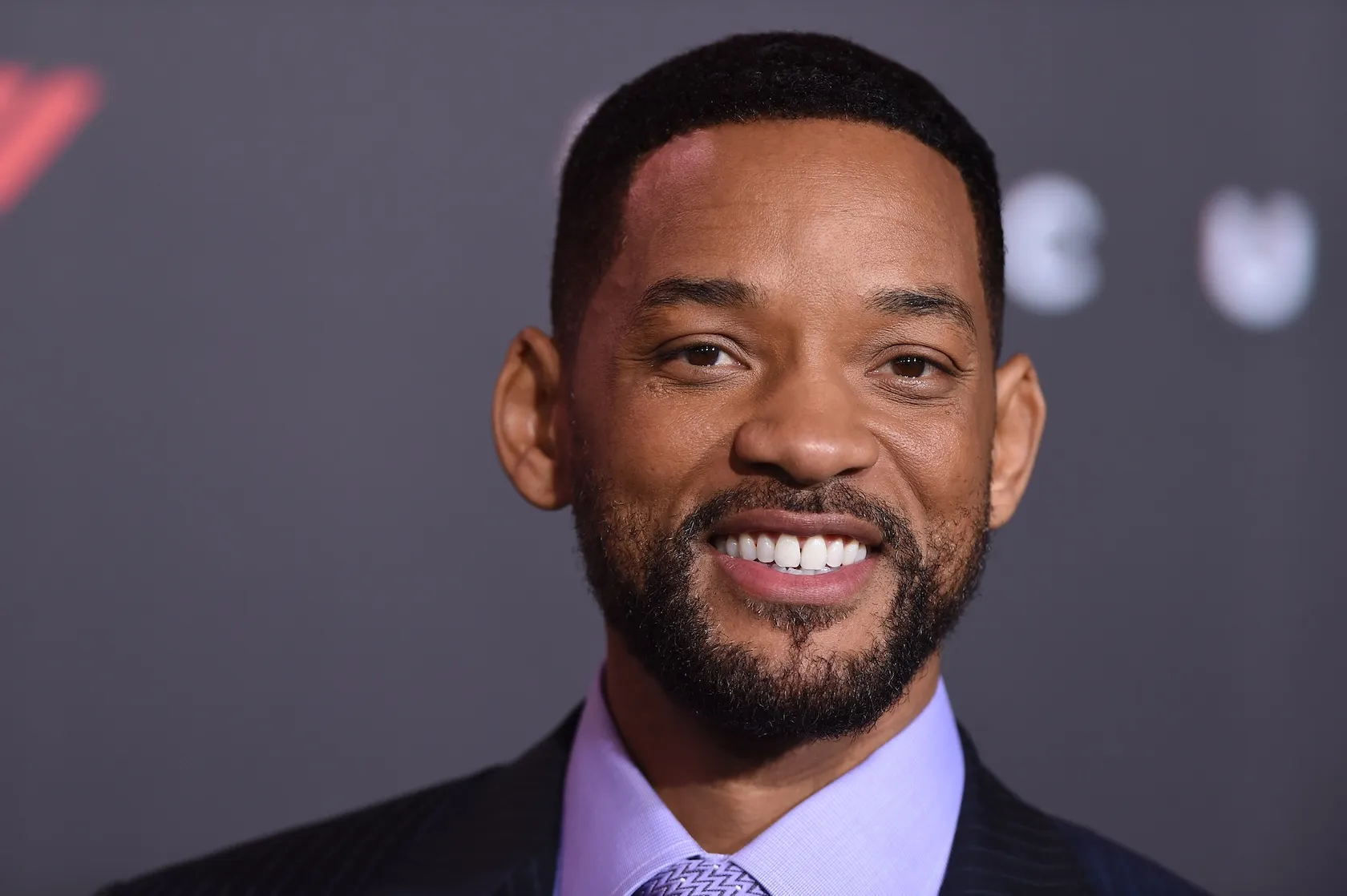 Will Smith desmiente rumores de crisis económica con su nuevo contrato millonario Will Smith desmiente rumores de crisis económica con su nuevo contrato millonario