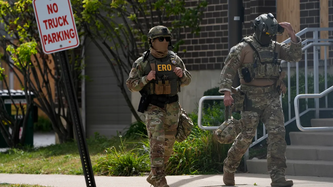 Repartidor logra huir tras una persecución de migración en calles de Chicago (VIDEO)