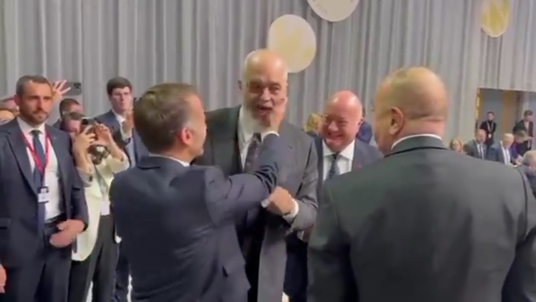 Macron da gesto contundente al primer ministro de Albania