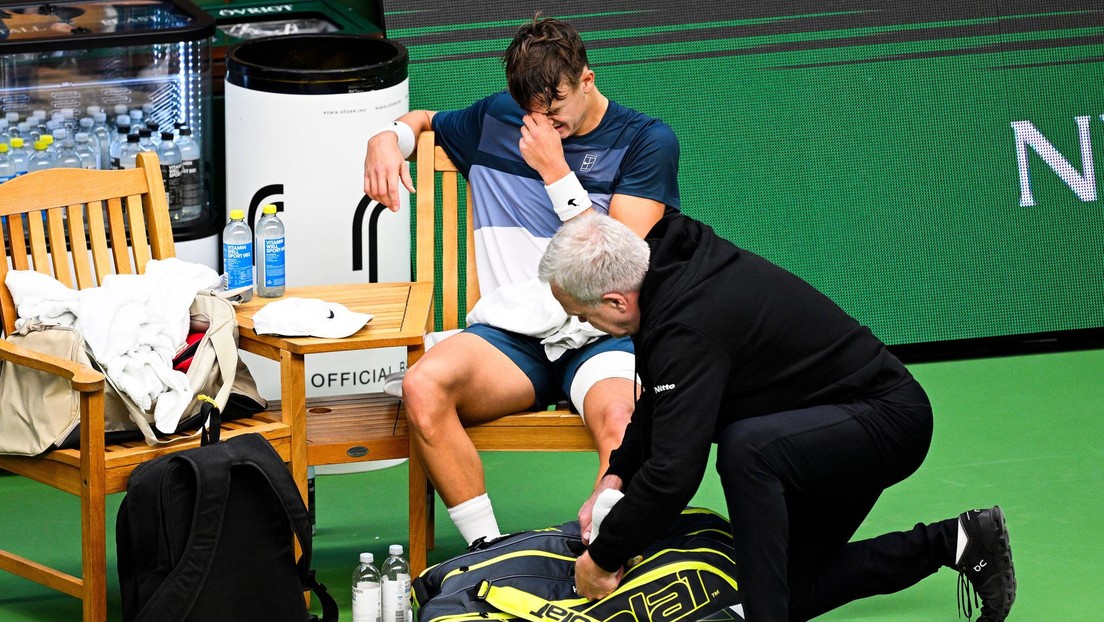 Impactante lesión: tenista sufre rotura de tendón durante un partido