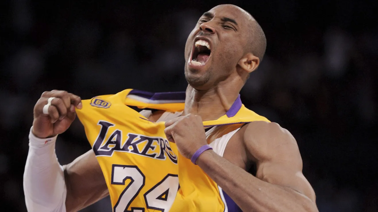 Subastan primera camiseta de Kobe Bryant con el #24 por casi 900,000 dólares