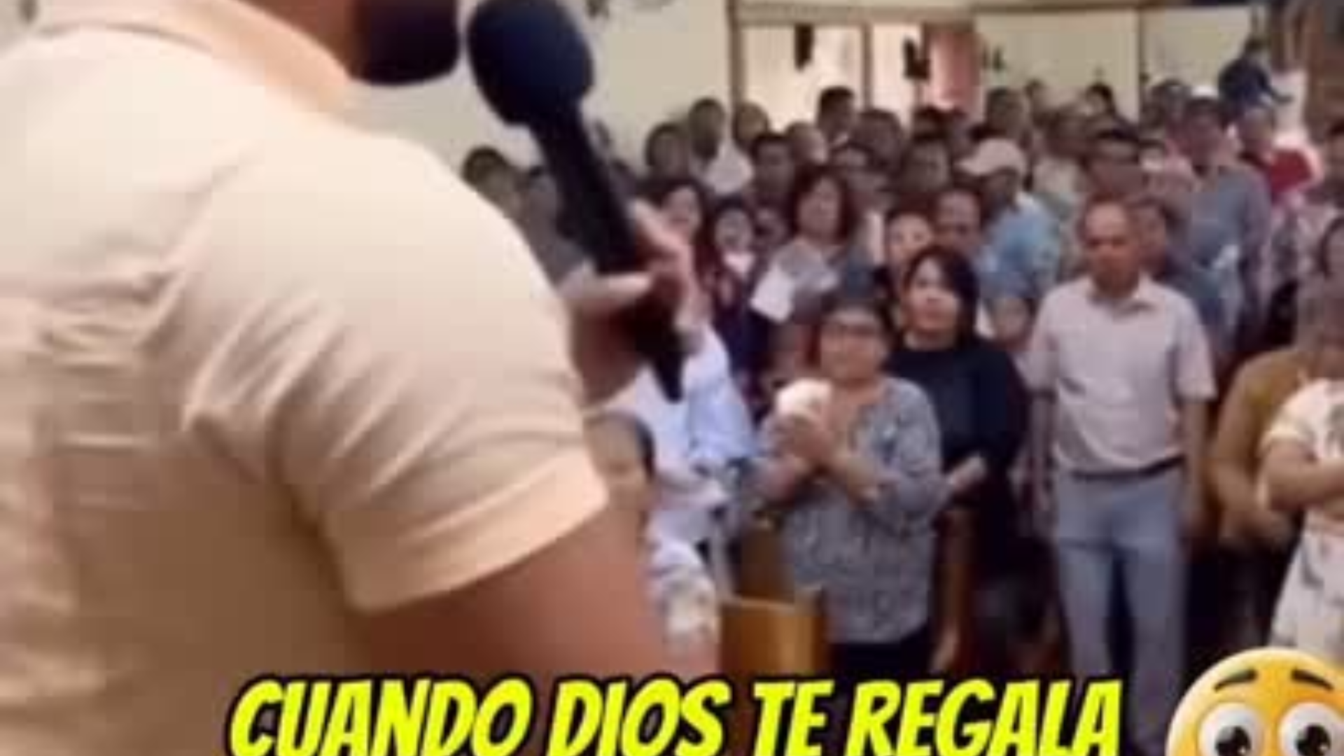 Pastor Asegura Que Recibió una “Orden Divina” para Obtener un iPhone 17 Pro Max