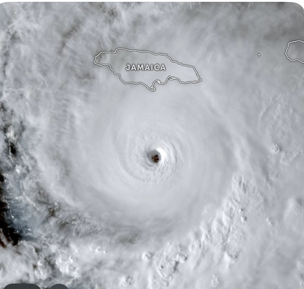 Una increíble vista satelital hoy mientras el gran huracán Melissa azota el sur de Jamaica Una increíble vista satelital hoy mientras el gran huracán Melissa azota el sur de Jamaica