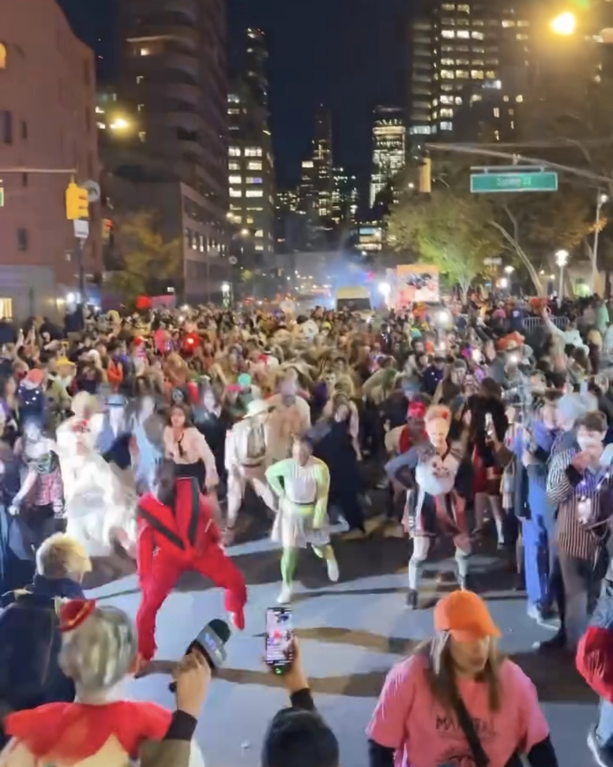 Desfile de Halloween de la Ciudad de Nueva York se vuelve tendencia viral hoy