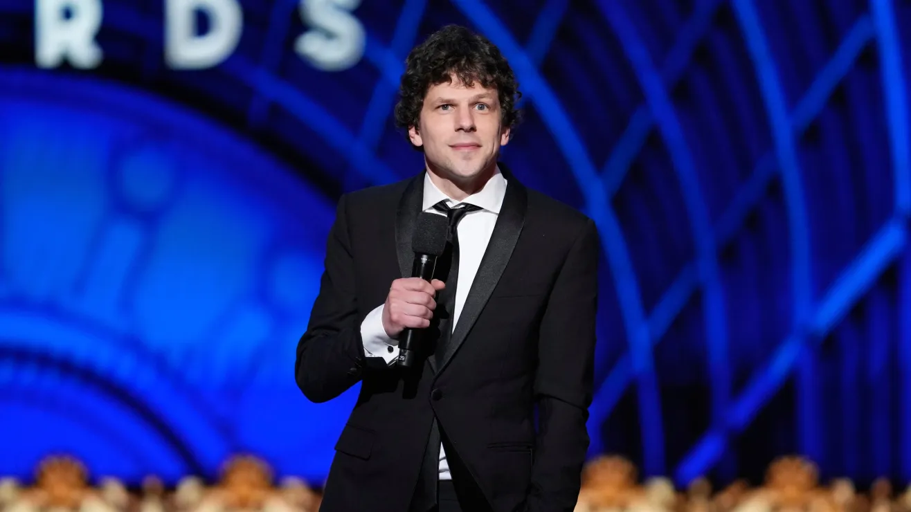 Jesse Eisenberg sorprende al mundo con un gesto heroico: donará un riñón a un desconocido