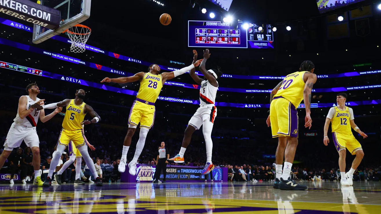 Los Ángeles Lakers cambian de dueño por una cifra histórica de $10,000 millones