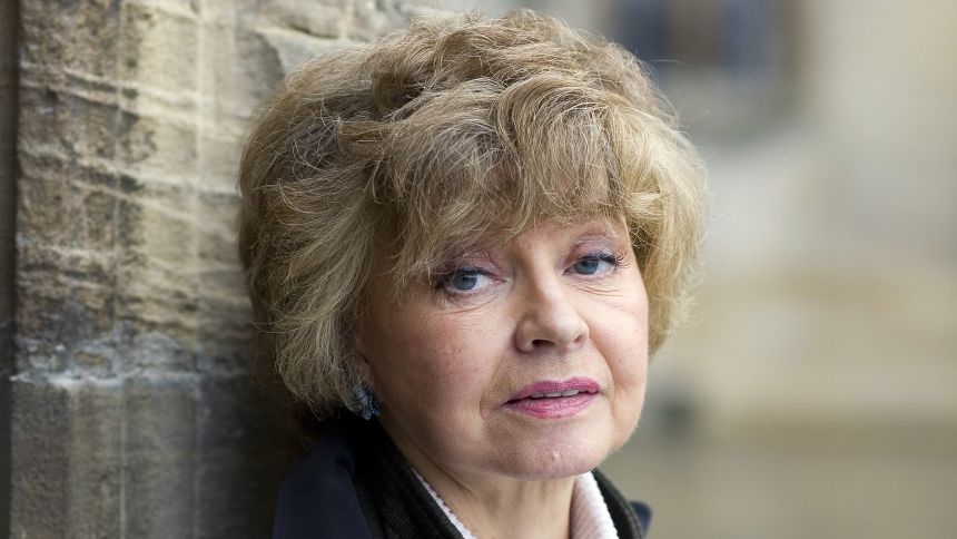 Fallece a los 93 años Prunella Scales, la recordada estrella de la serie ‘Fawlty Towers’ Fallece a los 93 años Prunella Scales, la recordada estrella de la serie ‘Fawlty Towers’