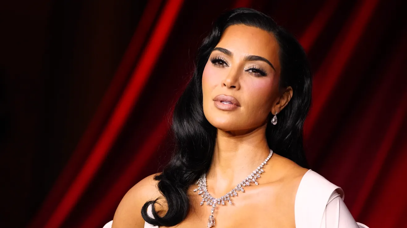 Kim Kardashian revela disminución de actividad mental tras detectar un aneurisma